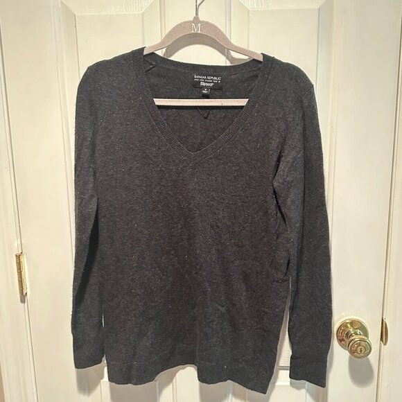 Banana Republic Wool Dark Gray V-Neck Sweater - Size Medium - Picture 1 of 3